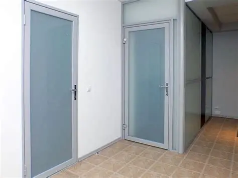 Hinged entrance door