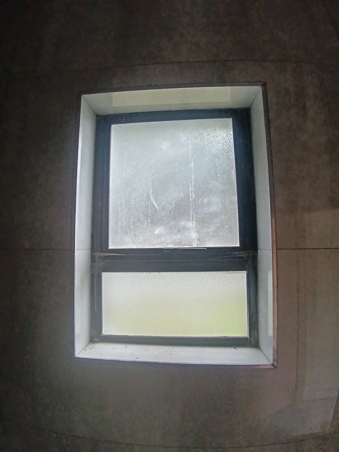 Aluminium bathroom window installation